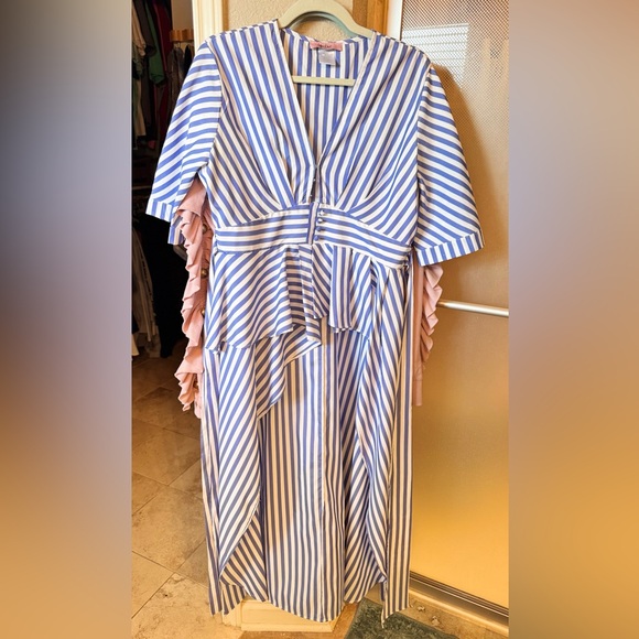 LILLY’S KLOSET Striped Blue & White High-Low Waterfall Blouse Flowy Top - Picture 7 of 8